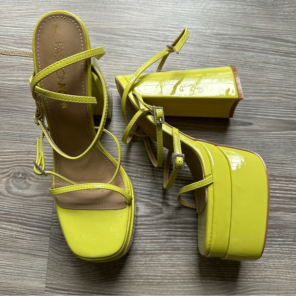 Fashion Nova Show Me a Good Time Platform Heels Size 6.5 Lime - Picture 6 of 9